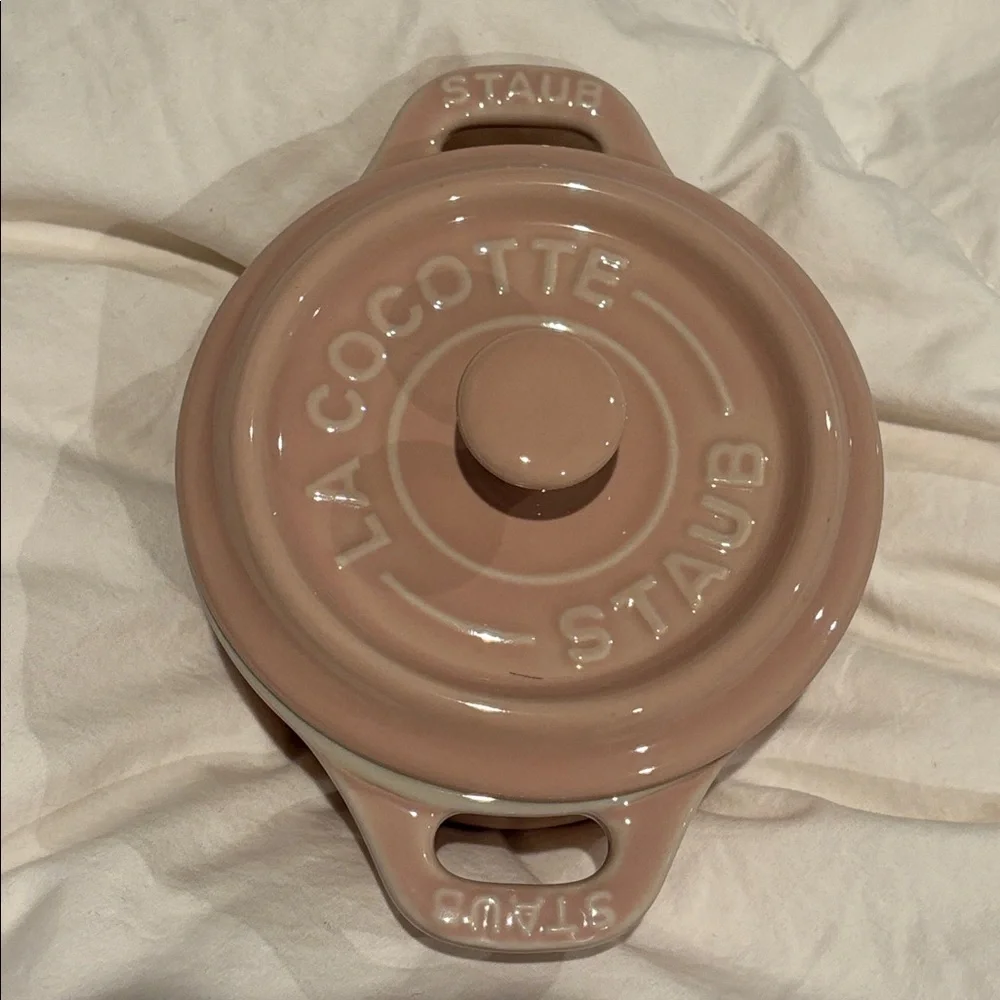 NWT Staub ceramic round mini cocotte- light pink